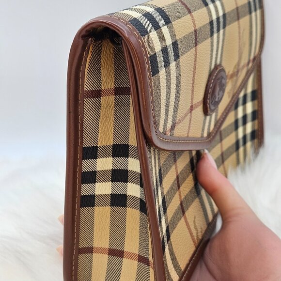Burberry Brown Leather clutch - Picture 6 of 17